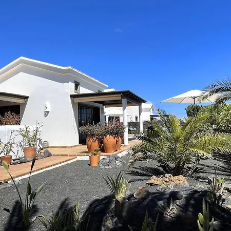 Casa Karoline With A Sunny Terrace, Heated Pool, Comfort And Privacy In A Quiet Neighborhood * פלאיה בלנקה