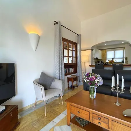 Casa Karoline With A Sunny Terrace, Heated Pool, Comfort And Privacy In A Quiet Neighborhood 普拉亚布兰卡