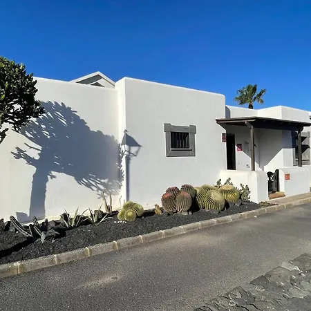 别墅 Casa Karoline With A Sunny Terrace, Heated Pool, Comfort And Privacy In A Quiet Neighborhood 普拉亚布兰卡